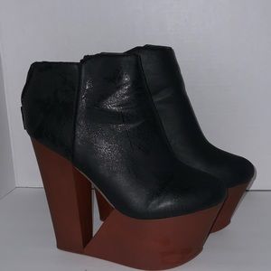 Women’s platform leather boots